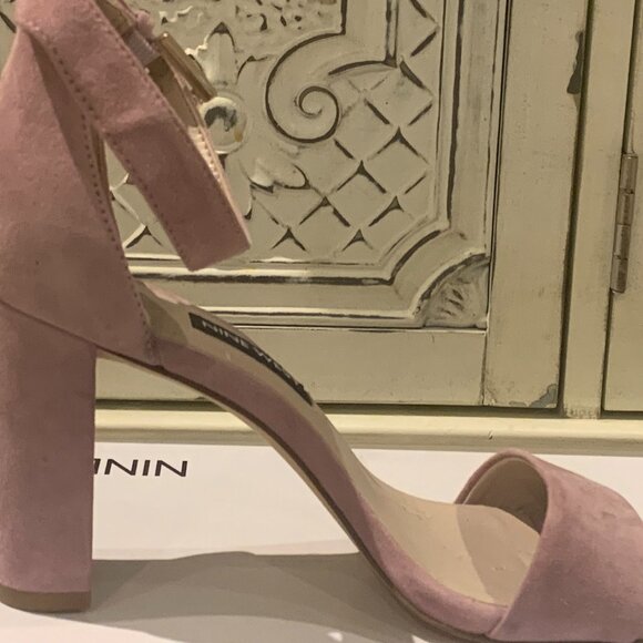 NWOT Nine West Suede Lavendar Sandals - Block / Chunky Heel Ankle Strap sz 5.5 - Picture 1 of 11